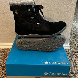 Columbia Women’s Powder Summit Shorty Snow Boot Waterproof